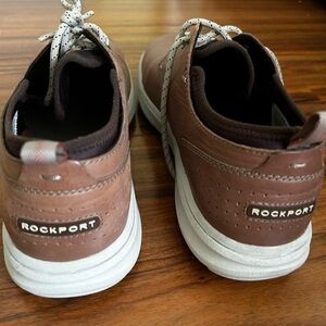 Men shoes size 9, 27 sm, worn twice, one owner, pets free and smoke free home